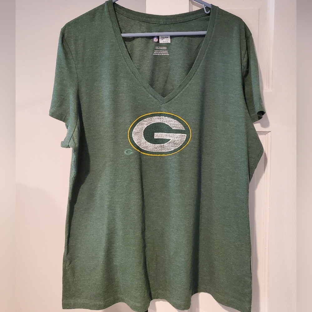 Team Apparel Women's Green NFL T-Shirt